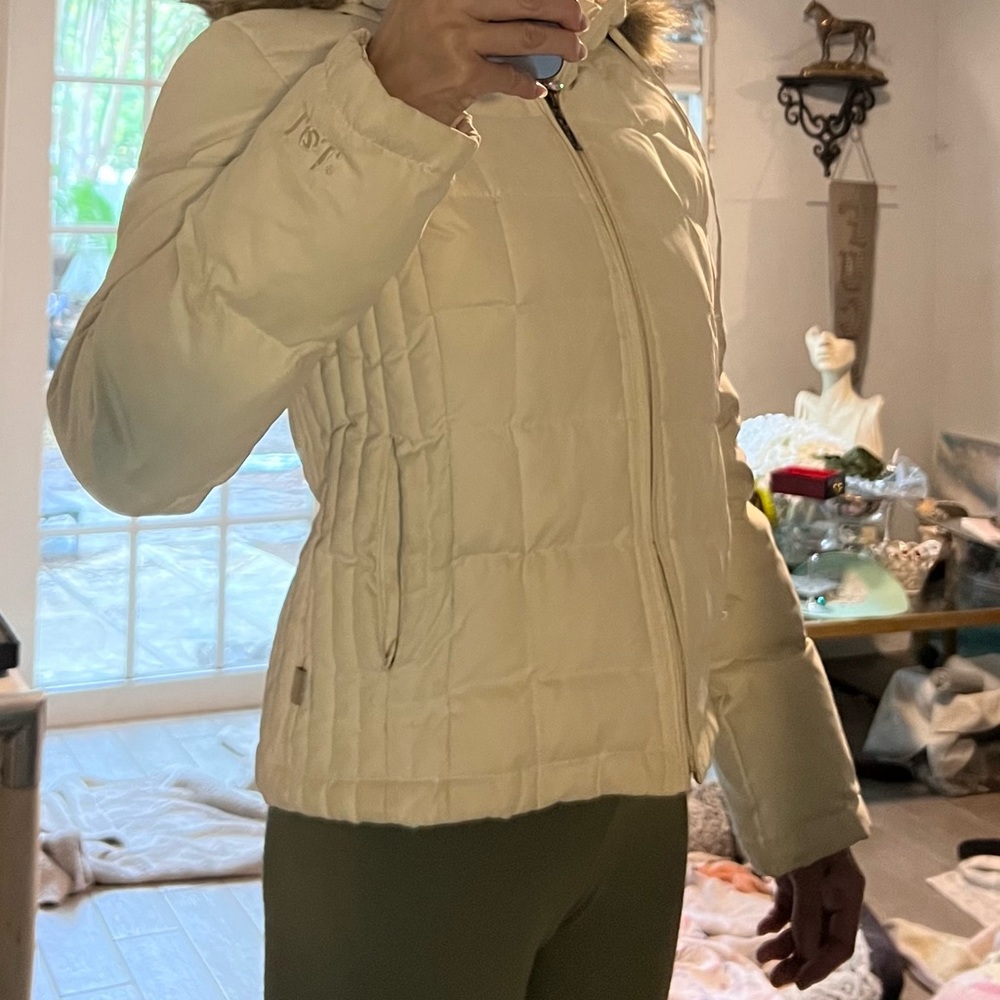 LEI Women's Small (or Girls’ Medium) Cream Puffer Jacket (faux fur)